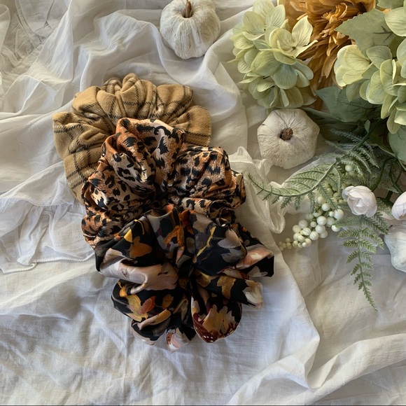 Fall Scrunchie Set 🍂🍁🤎 - Picture 2 of 6